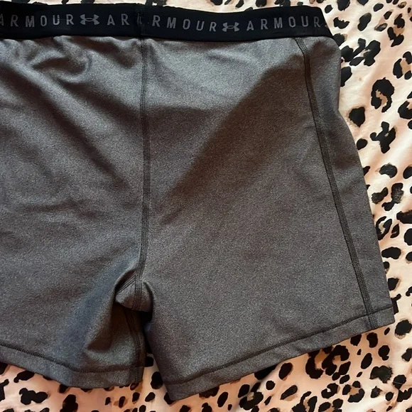 Under armour workout shorts size XL - Picture 10 of 10